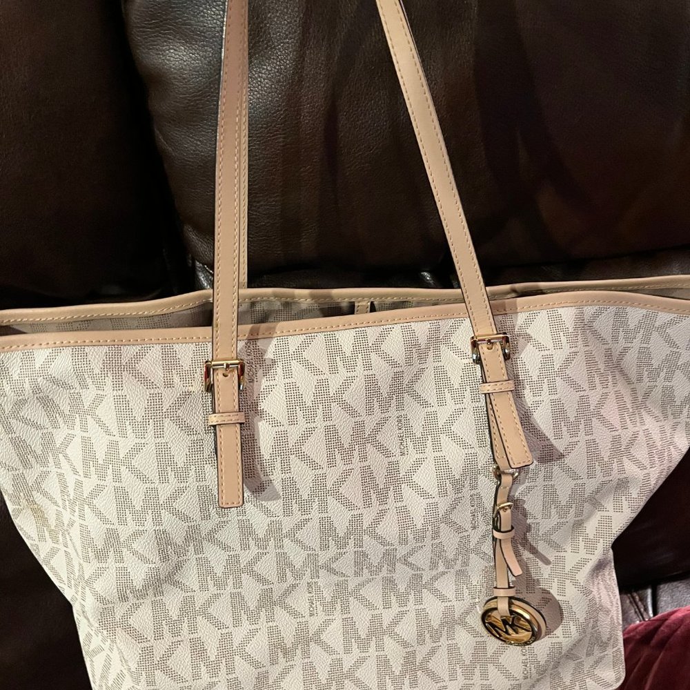 Michael Kors  large Vanilla Jet Set Travel MD Travel Tote